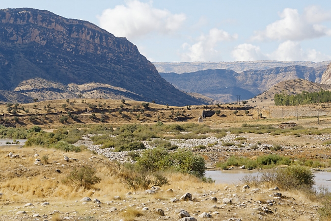 Tâq-e Bostân-Sur la route-017
